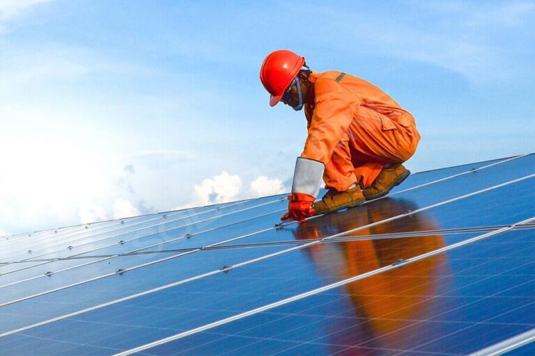 Solar Siding Plans for Homeowners: A Definitive BIPV Guide